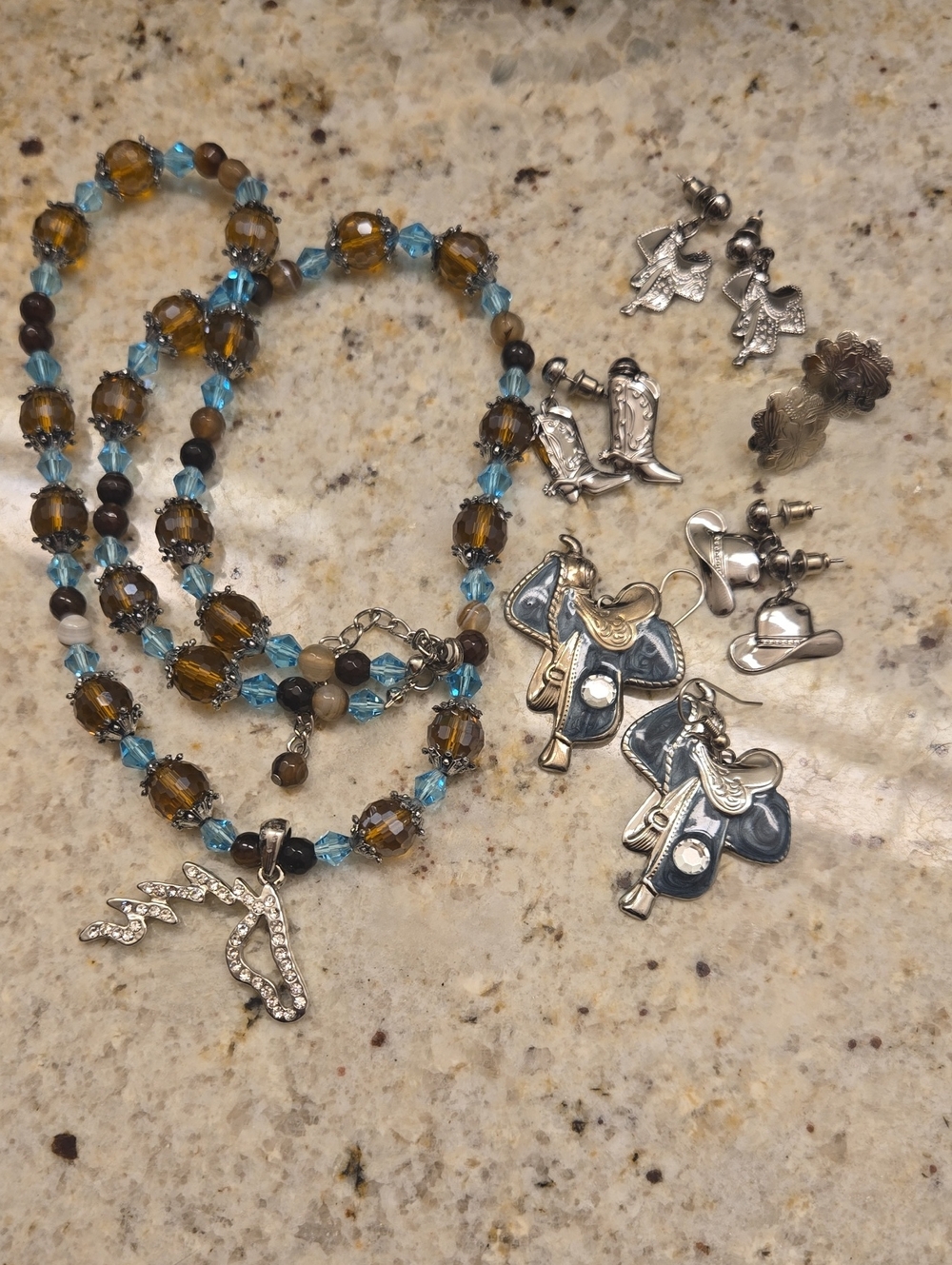 Western Wear Cowgirl set - 5 earrings - one necklace